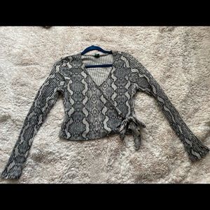 Snake print. Wild fable. Long sleeve cross tie shirt. Good condition. Size L.